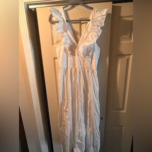 Francesca's Collections White V-neck Dress